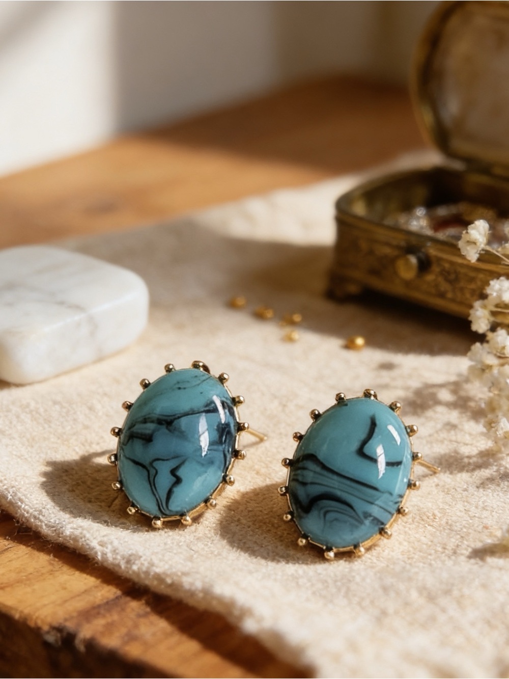 Boho Turquoise Oval Stud Earrings with antique Gold Frame NWT